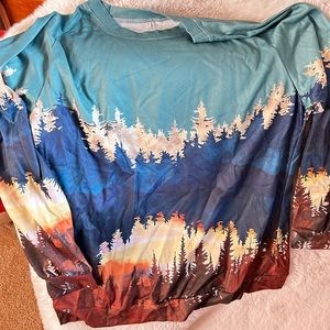 Long sleeve light weight sweatshirt. 3X